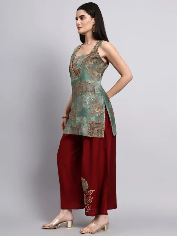 Mehrunisa_Green_And_Sleeveless_Kurta_Set