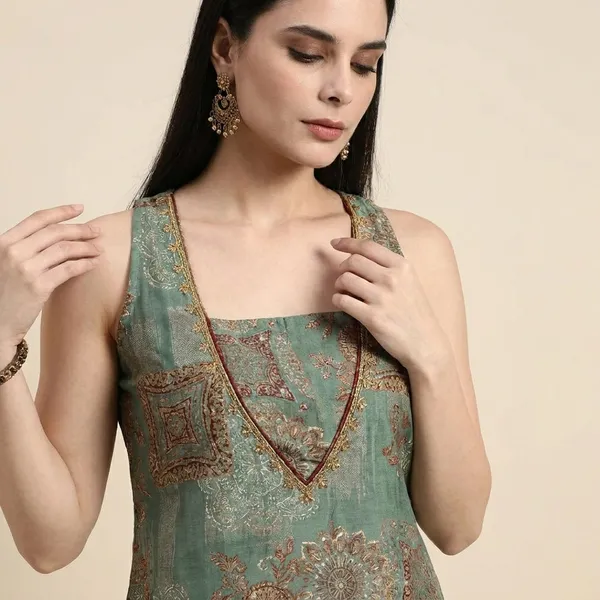 Mehrunisa_Green_And_Sleeveless_Kurta_Set