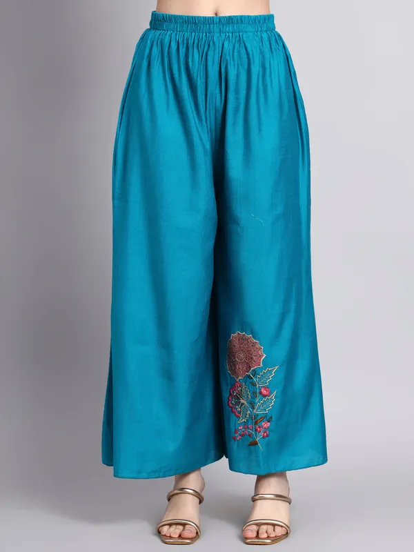 Mehrunisa_Pink_And_Sleeveless_Kurta_Set