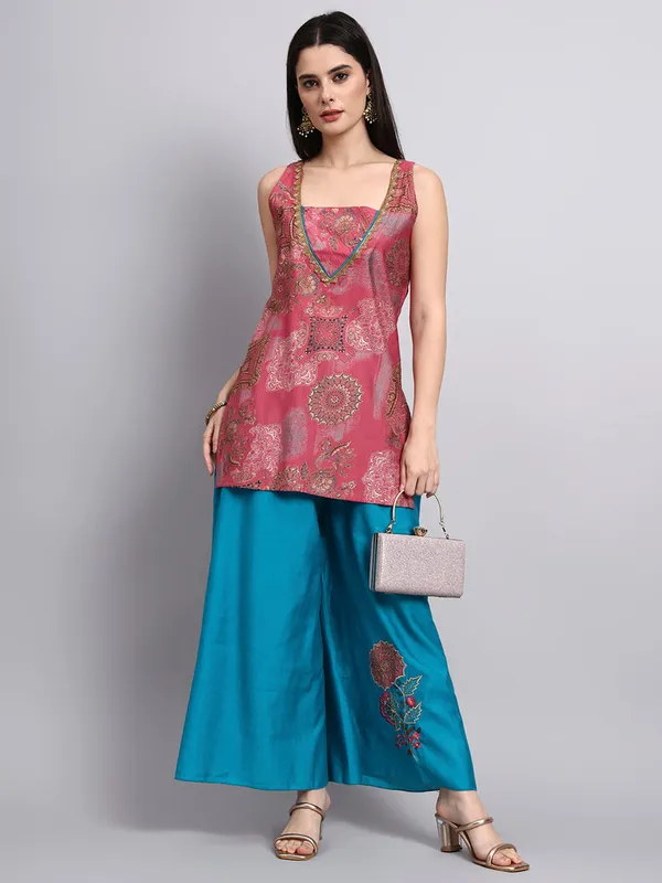 Mehrunisa_Pink_And_Sleeveless_Kurta_Set