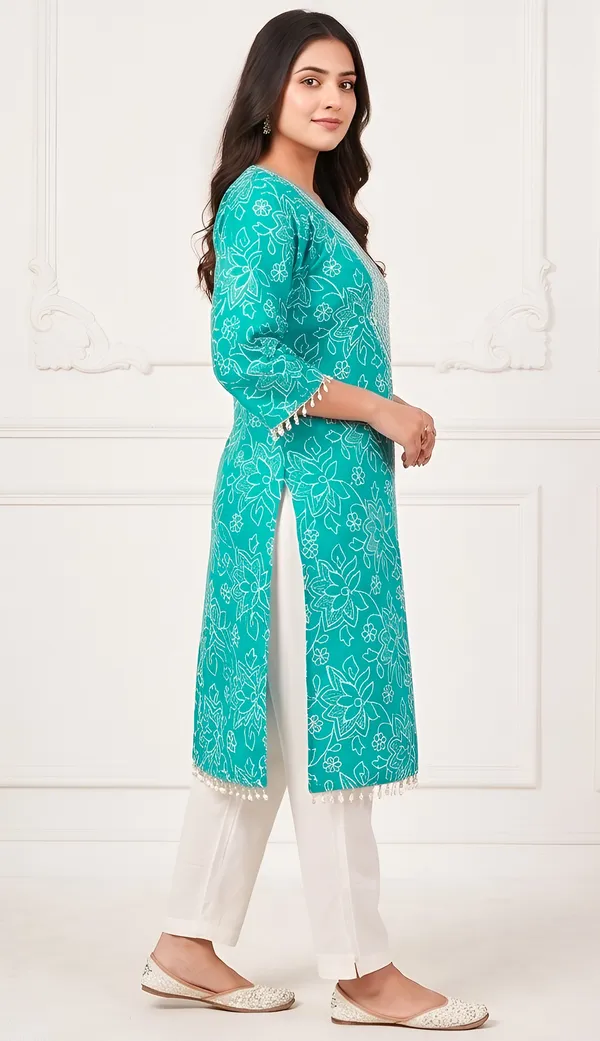 Turquoise_Vatican_Silk_Blend_Floral_Embroidered_Straight_Kurta_Set_For_Women