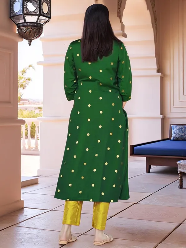 Green_With_Yellow_Art_Silk_Premium_Kurta_Set_For_Women