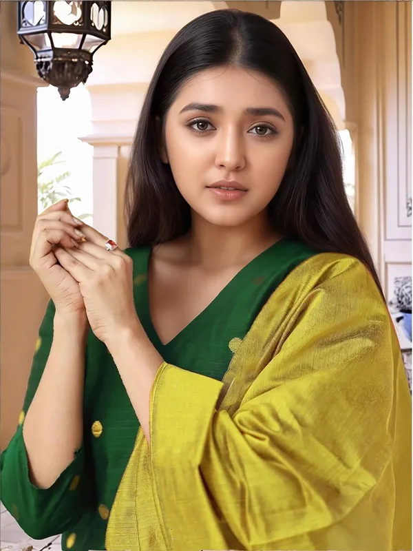 Green_With_Yellow_Art_Silk_Premium_Kurta_Set_For_Women