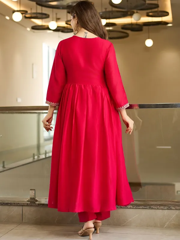 Red_Vichitra_Premium_Suit_Set_For_Women