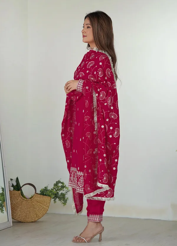 Magenta_Georgette_Premium_Suit_Set_With_Dupatta_For_Women
