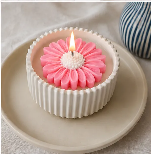 Concrete_Jar_With_Pink_Daisy_Candle