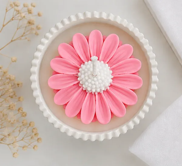 Concrete_Jar_With_Pink_Daisy_Candle