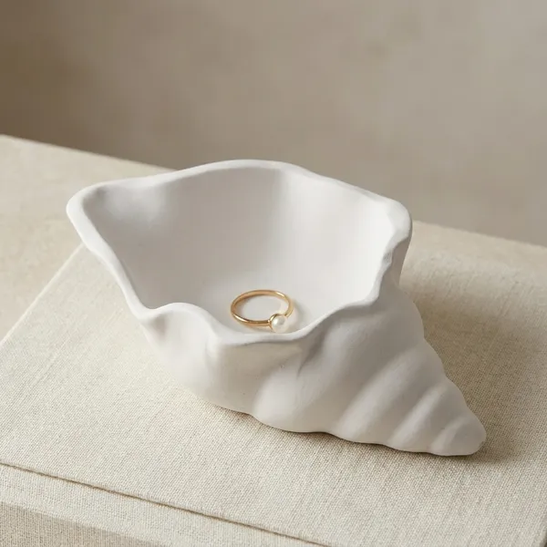 White_Ceramic_Shell_Shaped_Tissue_Paper_Holder