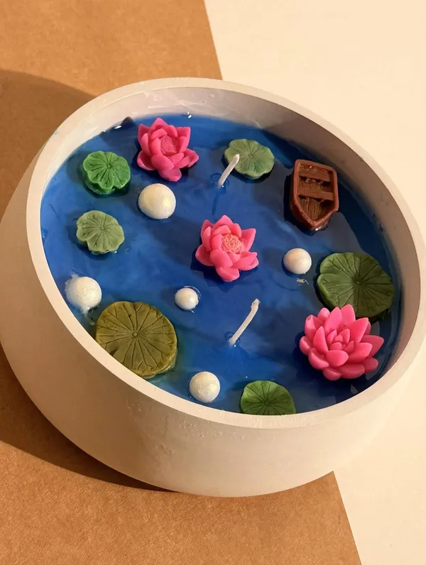 White_Concrete_With_Lotus_Pond_Candle