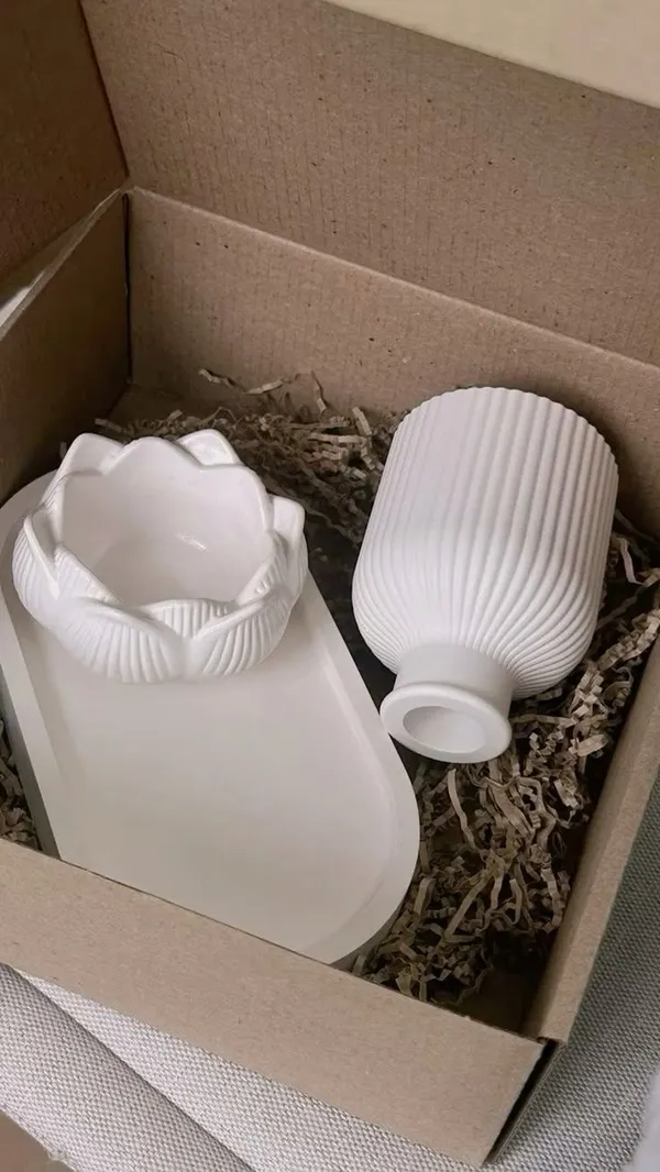 White_Empty_Concrete_Lotus_Jar,_Tray_With_Ribbed_Vase
