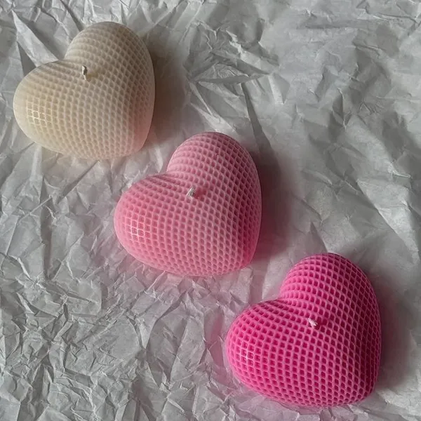 Diamond_Shaped_Heart_Candle_(pack_of_2)