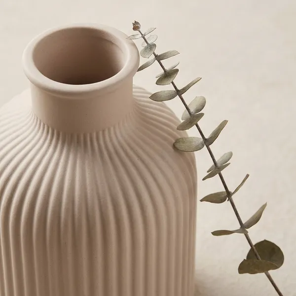 Cream_Concrete_Ribbed_Line_Vase
