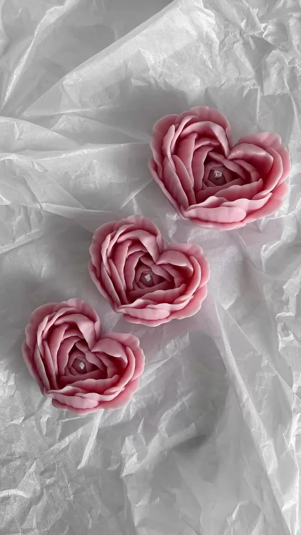 Pink_Flower_Heart_Candle_(Pack_of_3)