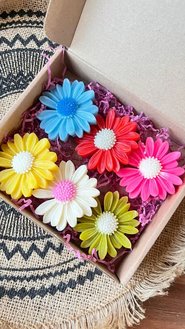 Daisy_Floating_Candles_Soy_Wax_Smokeless_Long_Lasting_Decorative_Candles_For_Urli_Diwali_Wedding_Party_(Pack_of_6)
