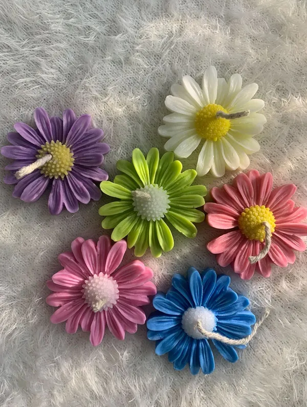 Daisy_Floating_Candles_Soy_Wax_Smokeless_Long_Lasting_Decorative_Candles_For_Urli_Diwali_Wedding_Party_(Pack_of_6)