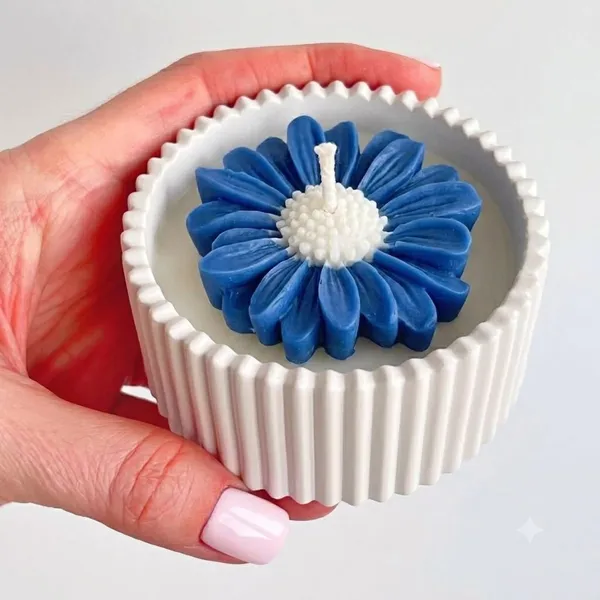 Daisy_Ribbed_Concrete_Jar