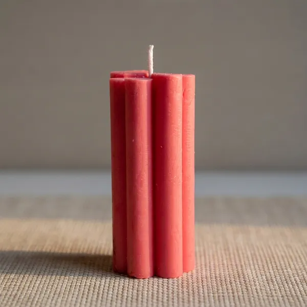 Pink_Ribbed_Line_Candle