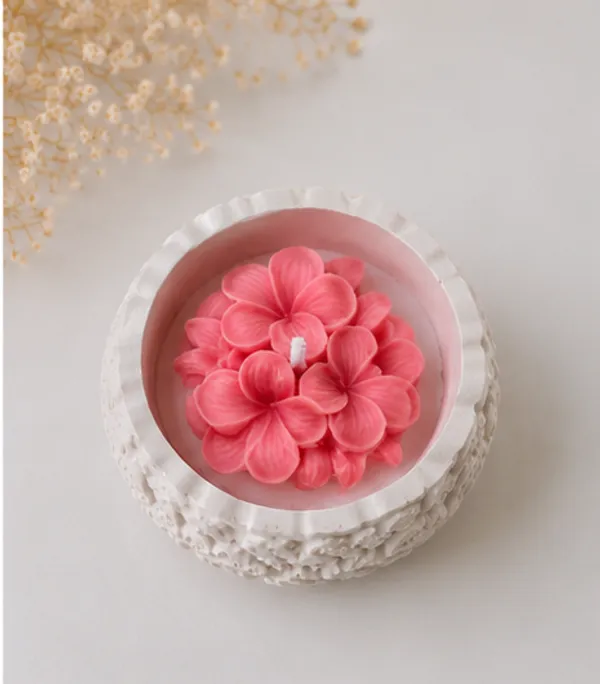 Concrete_Jar_With_Pink_Plumeria_Candle