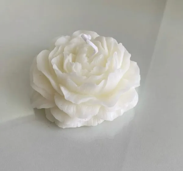 Handmade_White_Rose_Candle_Elegant_Gift_Candle_With_Premium_Net_Wrap