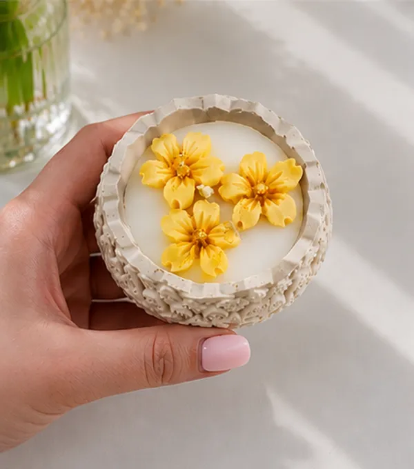 Concrete_Mirror_Jar_With_Yelllow_Jasmine_Flower