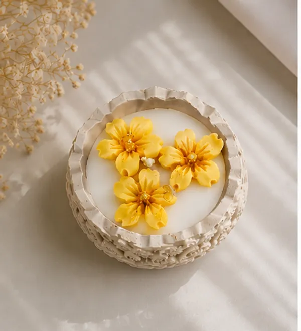 Concrete_Mirror_Jar_With_Yelllow_Jasmine_Flower
