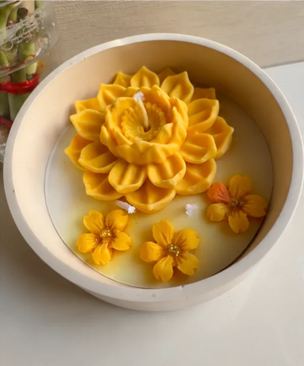 Concrete_Round_Bowl_With_Yellow_Flower_Candle