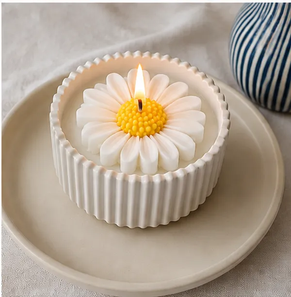 Concrete_Jar_With_White_Daisy_Candle