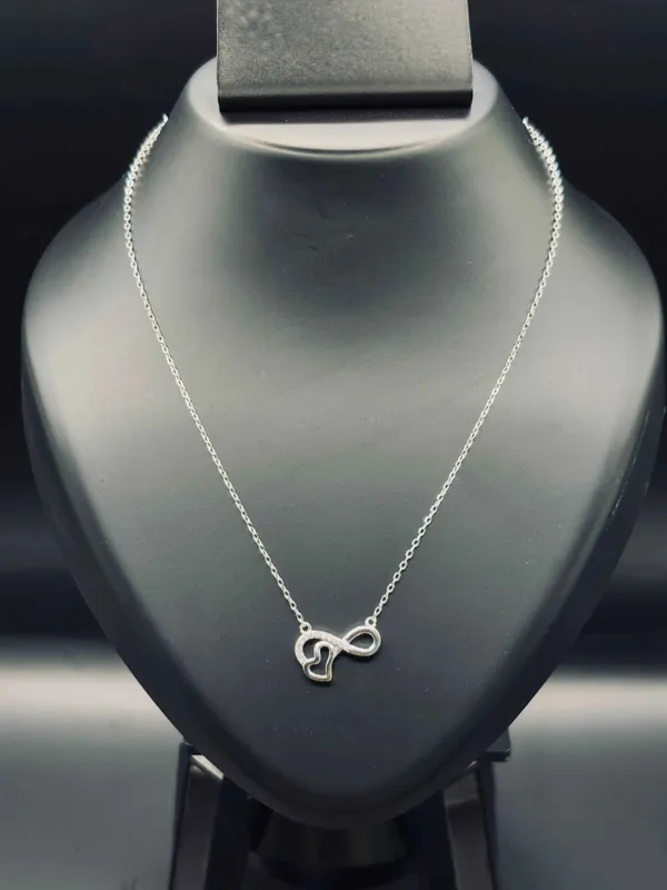 Silver_Necklace_For_Women
