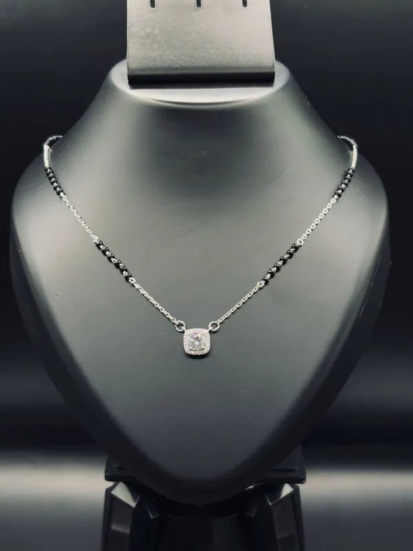 Golden_And_Black_Mangalsutra_For_Women