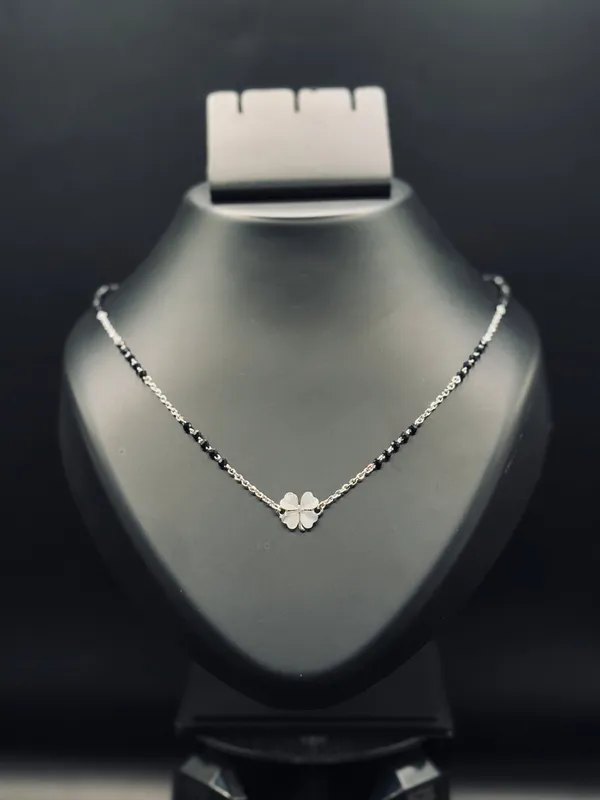 Golden_And_Black_Mangalsutra_For_Women