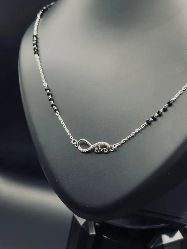 Golden_And_Blck_Mangalsutra_For_Women