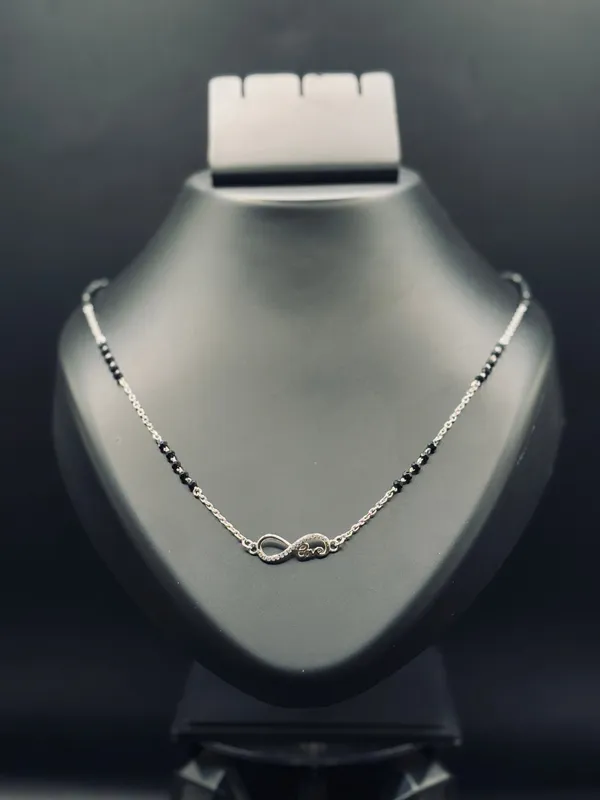 Golden_And_Blck_Mangalsutra_For_Women