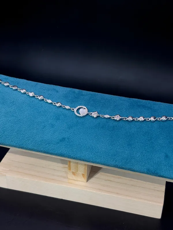 Silver_Bracelet_For_Women