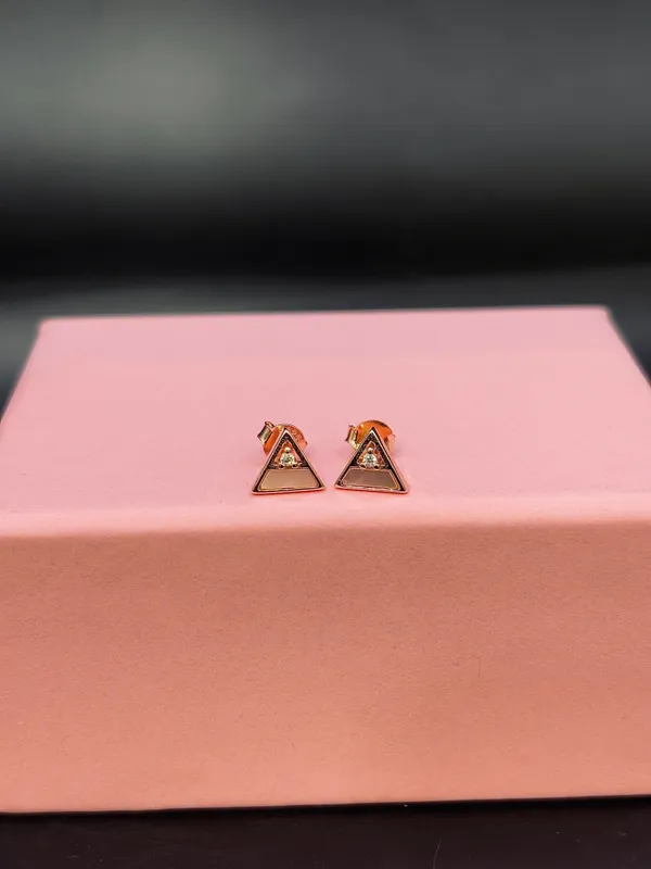 Silver_Stud_Earrings_For_Women
