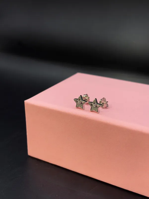 Silver_Stud_Earrings_For_Women