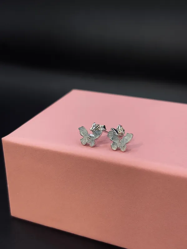 Silver_Stud_Earrings_For_Women