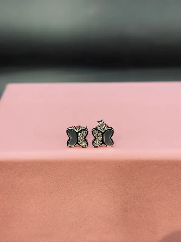 Silver_Stud_Earrings_For_Women