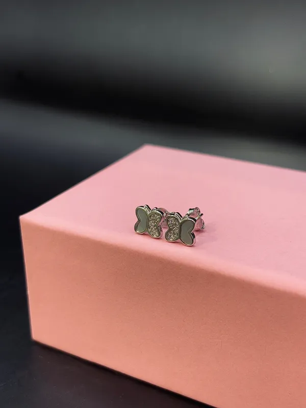 Silver_Stud_Earrings_For_Women