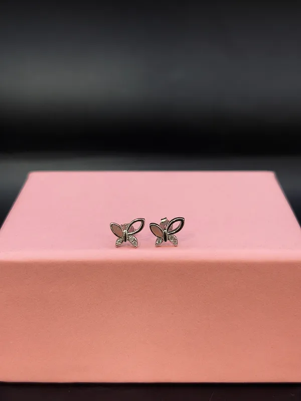 Silver_Stud_Earrings_For_Women