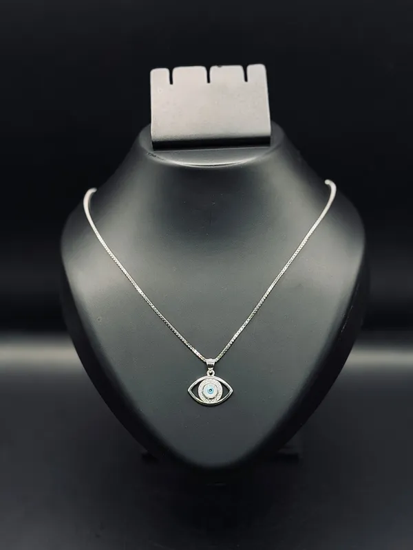 Silver_Pendant_With_Chain_For_Women