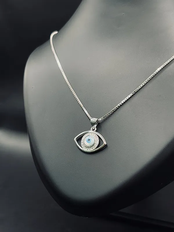 Silver_Pendant_With_Chain_For_Women