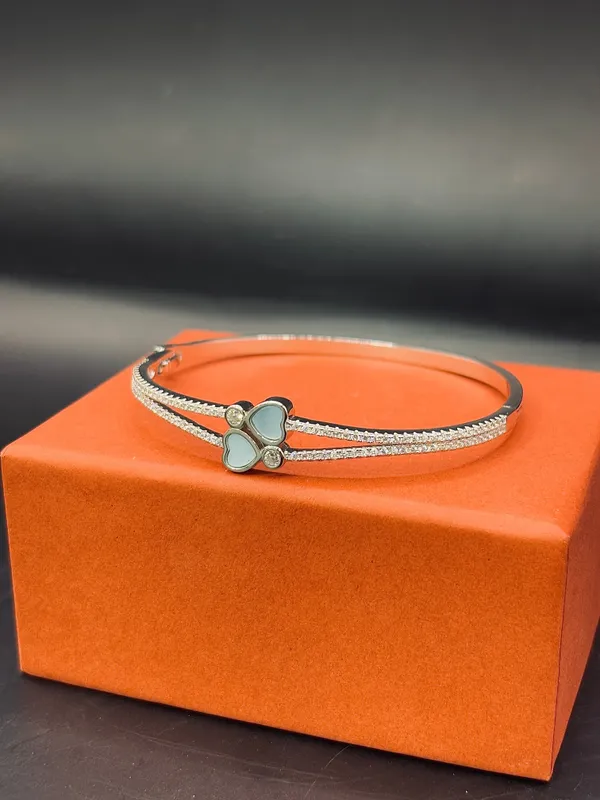 Silver_Bangle_For_Women