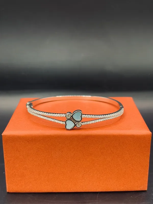 Silver_Bangle_For_Women