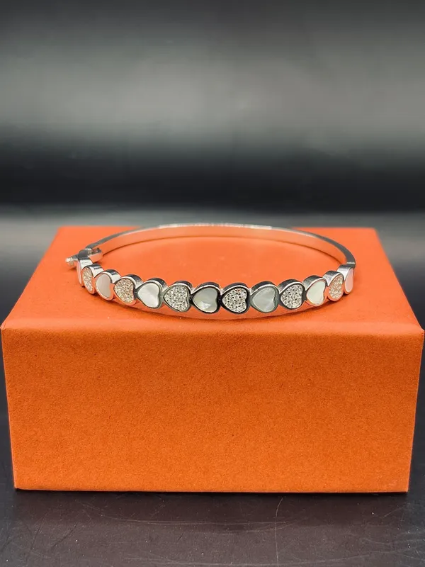 Silver_Bangle_For_Women