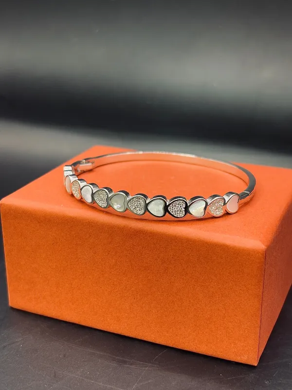 Silver_Bangle_For_Women