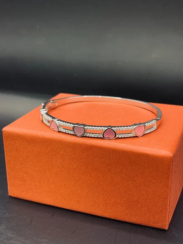 Silver_Bangle_For_Women
