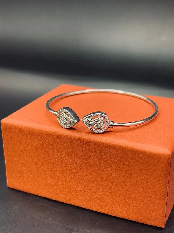 Silver_Open_Bangle_For_Women