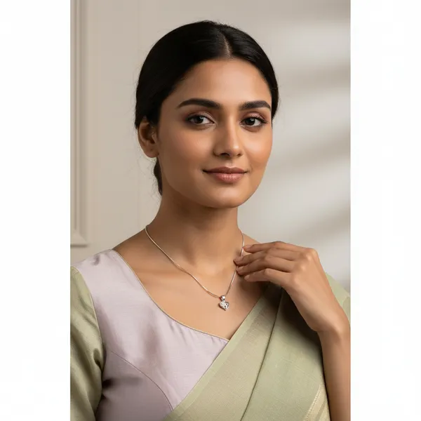 Silver_Pendant_With_Chain_For_Women