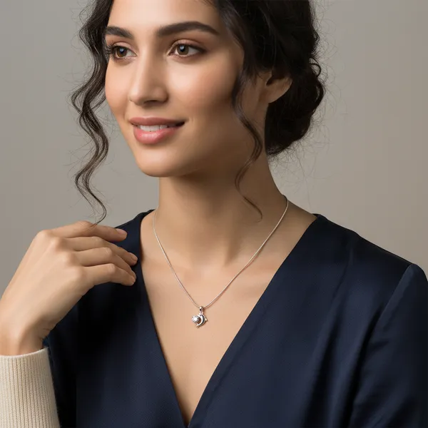 Silver_Pendant_With_Chain_For_Women