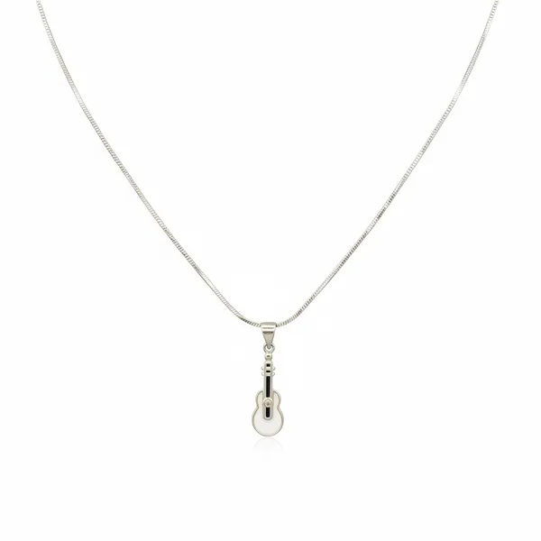 Silver_Pendant_With_Chain_For_Women